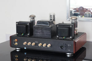 GemTune GS-02 KT88 Hi-Fi Tube Amplifier (front) - RF Cafe