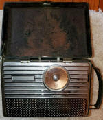 RCA Victor Model 54B2 portable radio (eBay photo 1) - RF Cafe